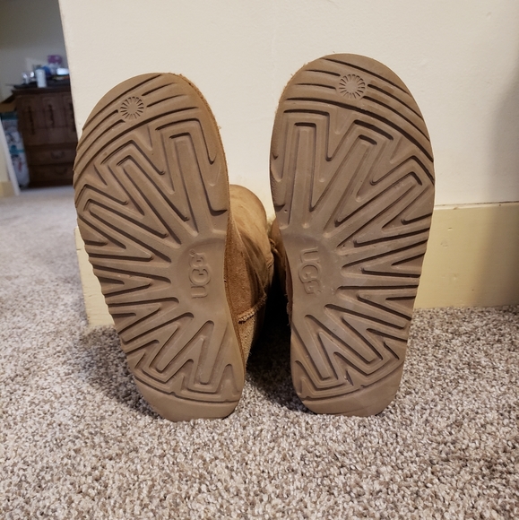 Authentic Ugg designer tall Triple Bailey Button boots sz 3 in good condition - Picture 13 of 14